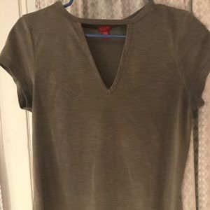 🥑4/$20 Guess camo green top with diamond cut out